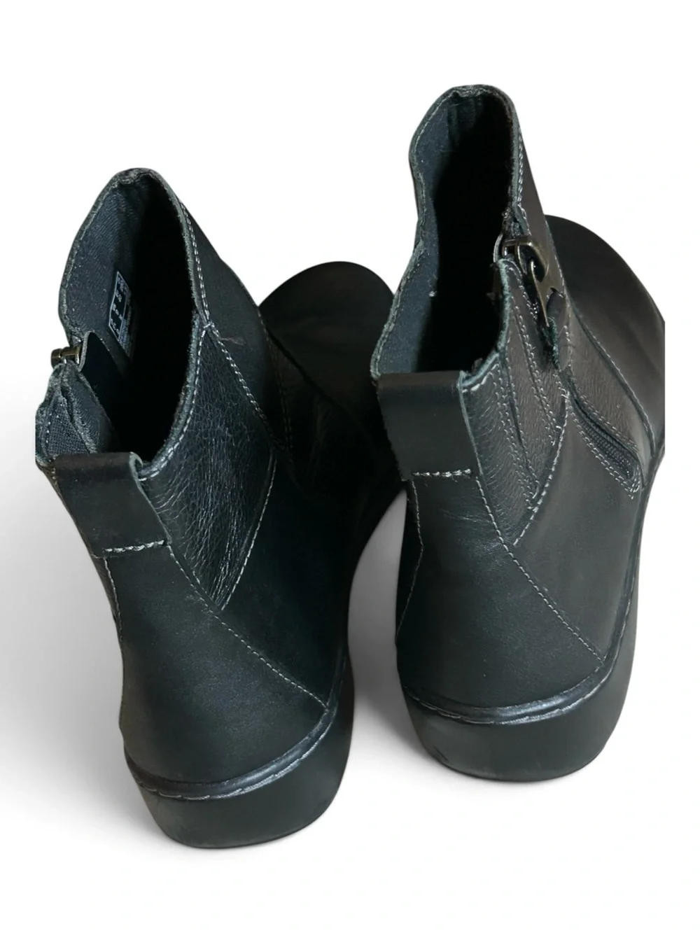 CLARKS “Cora Grace” Black Leather Zip-Entry Ankle Boots Women’s Size 9